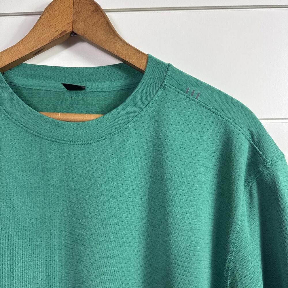Lululemon Activewear Tee Shirt Crewneck Short Sleeve Green sz M - Picture 3 of 7